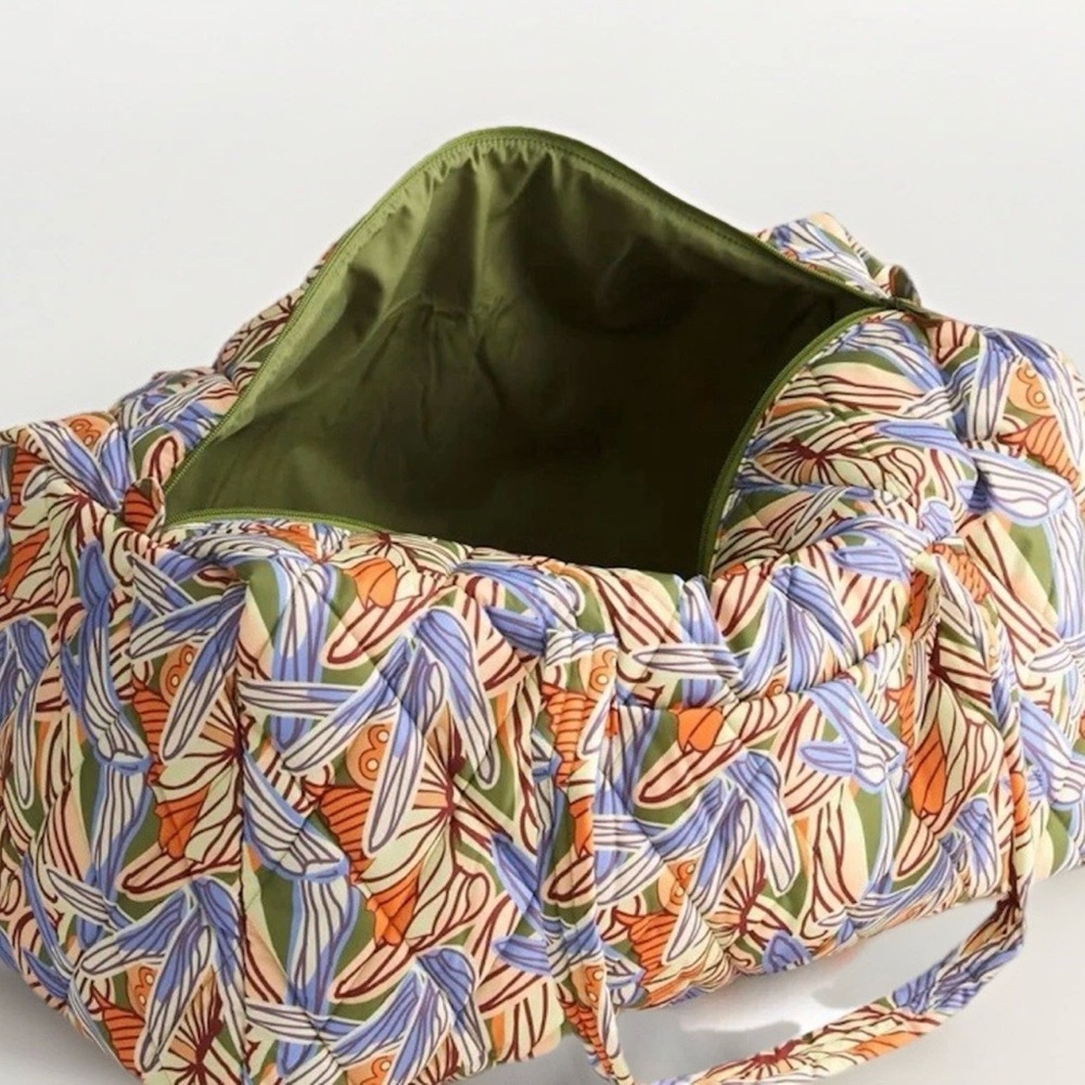 Vera Bradley Dragonfly By Large Travel Duffle NEW - Picture 2 of 3